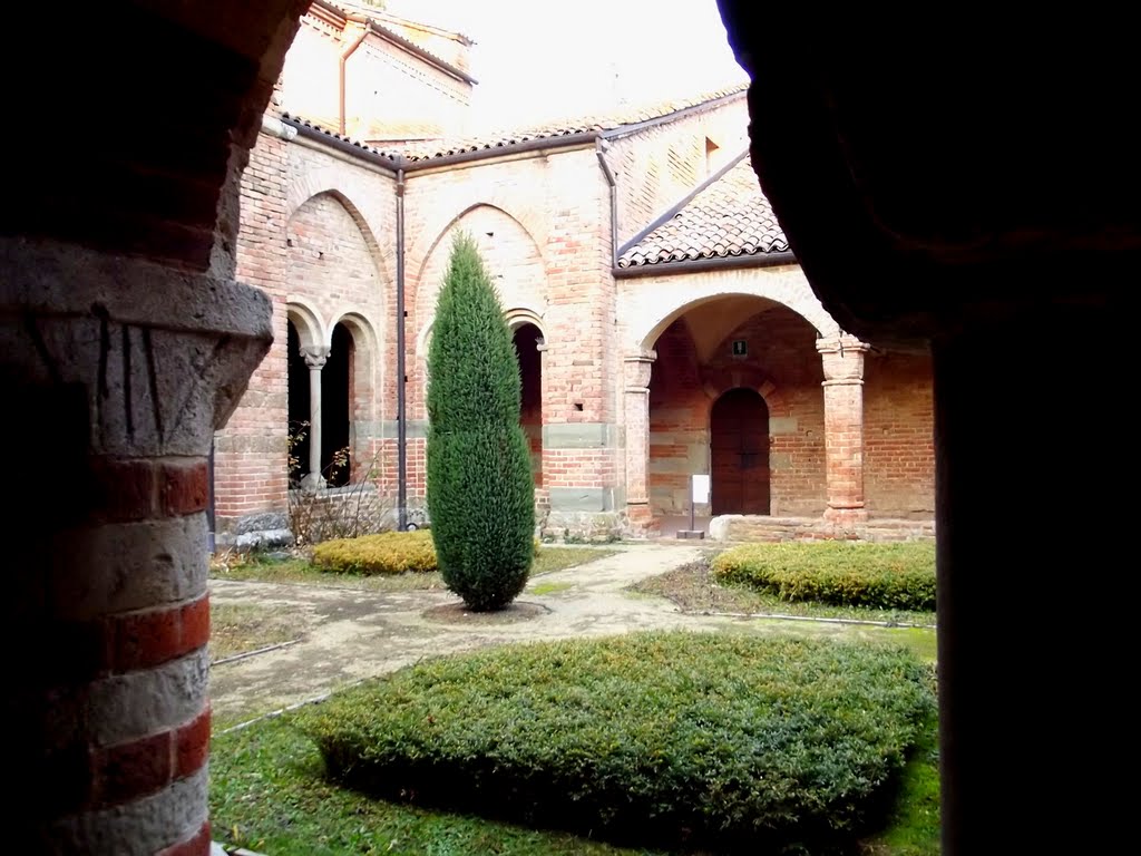 Abbazia Santa Maria di Vezzolano 9 by Roberto Carrieri