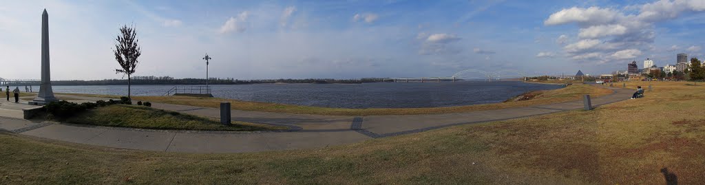 Nov 2011 - Memphis - Riverfront by Pano Ramio