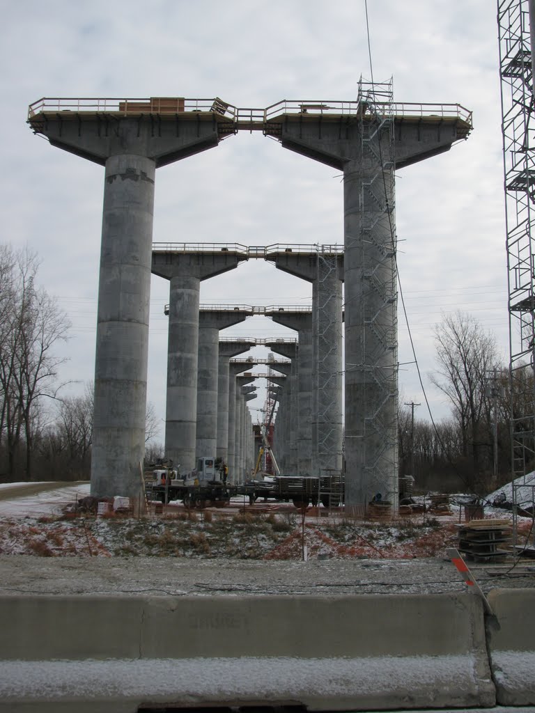 Pilier en construction du pont de l'A-30 à Beauharnois by Mathieu D.