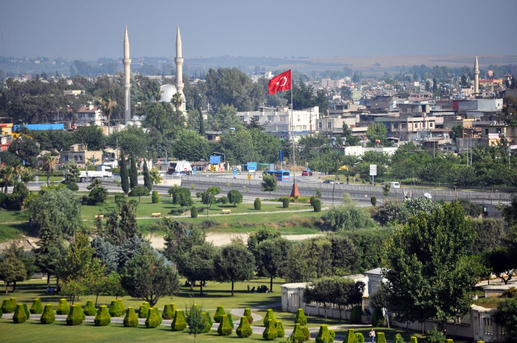 Adana Şehitler ve Gaziler Parkı by halisyalcinkaya