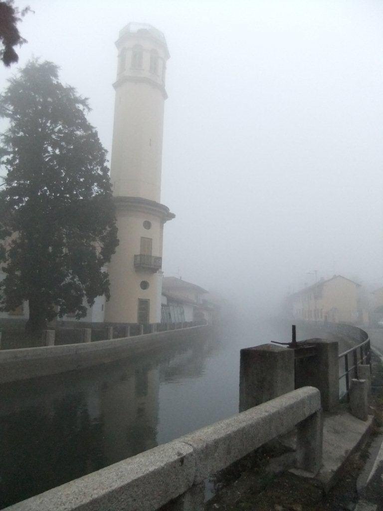 Torre Aitelli nella nebbia by Efrem Scaramuzza