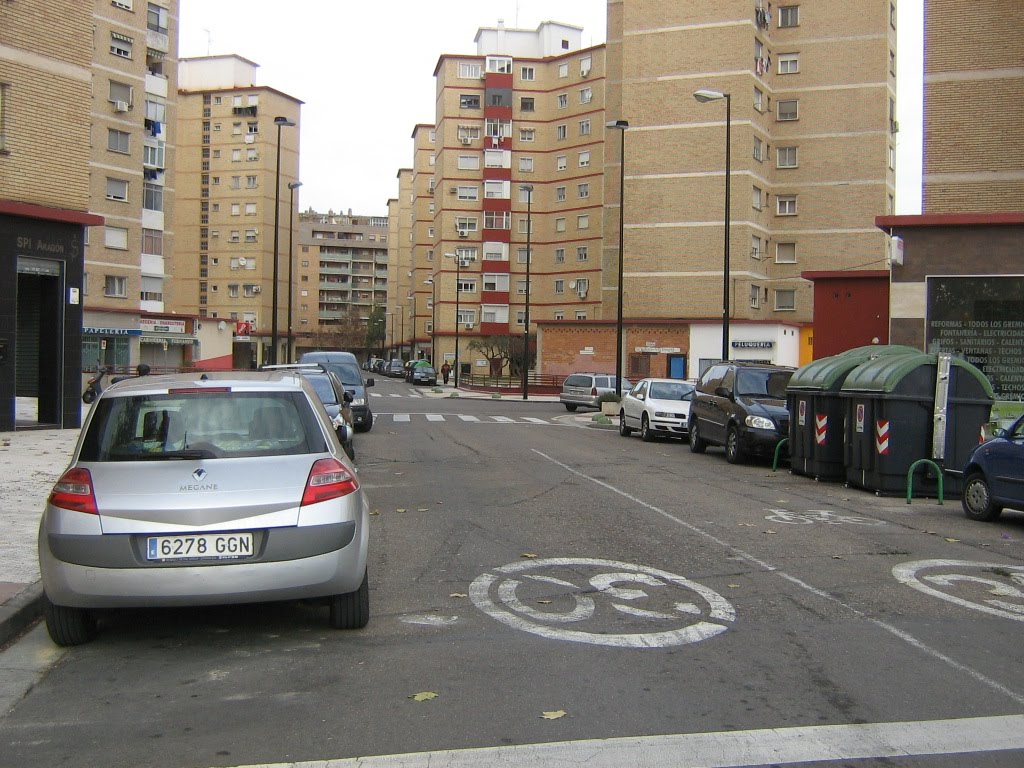 Calle Nobleza Baturra. Zaragoza by juliohereza