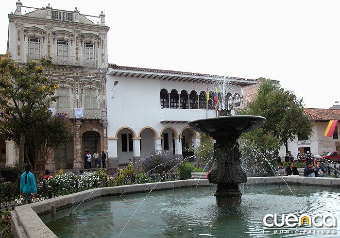 Pasaje hortensia mata y plaza calderon by Lightly