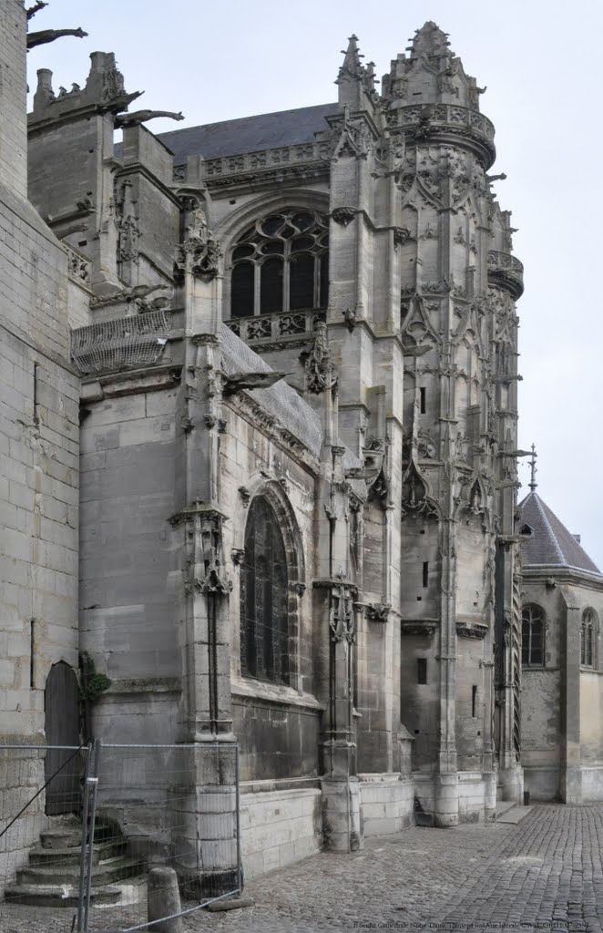 La cathédrale Notre-Dame de Senlis, transept Sud Vue latérale by Woimant-Malloizel