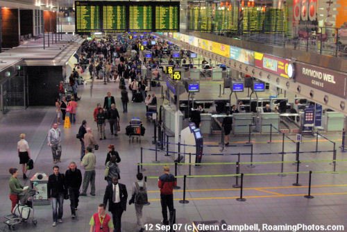 Ticketing/check-in level at Dublin airport by RoamingPhotos.com