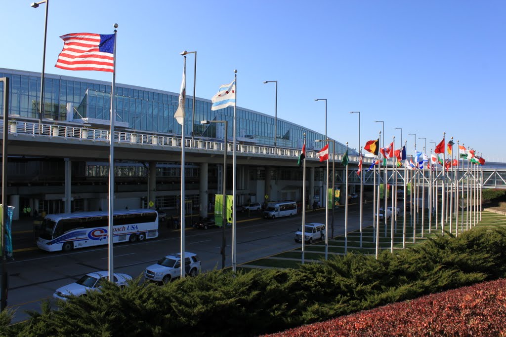 International Terminal 5 at O'Hare by Brian Zurita