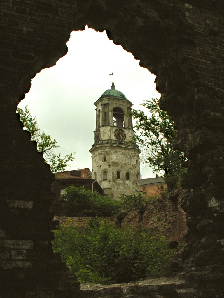 View to Clock Tower from Cathedral's ruines by IPAAT