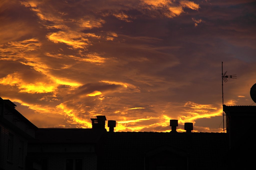 Arde el cielo - Lugones by Chema02z