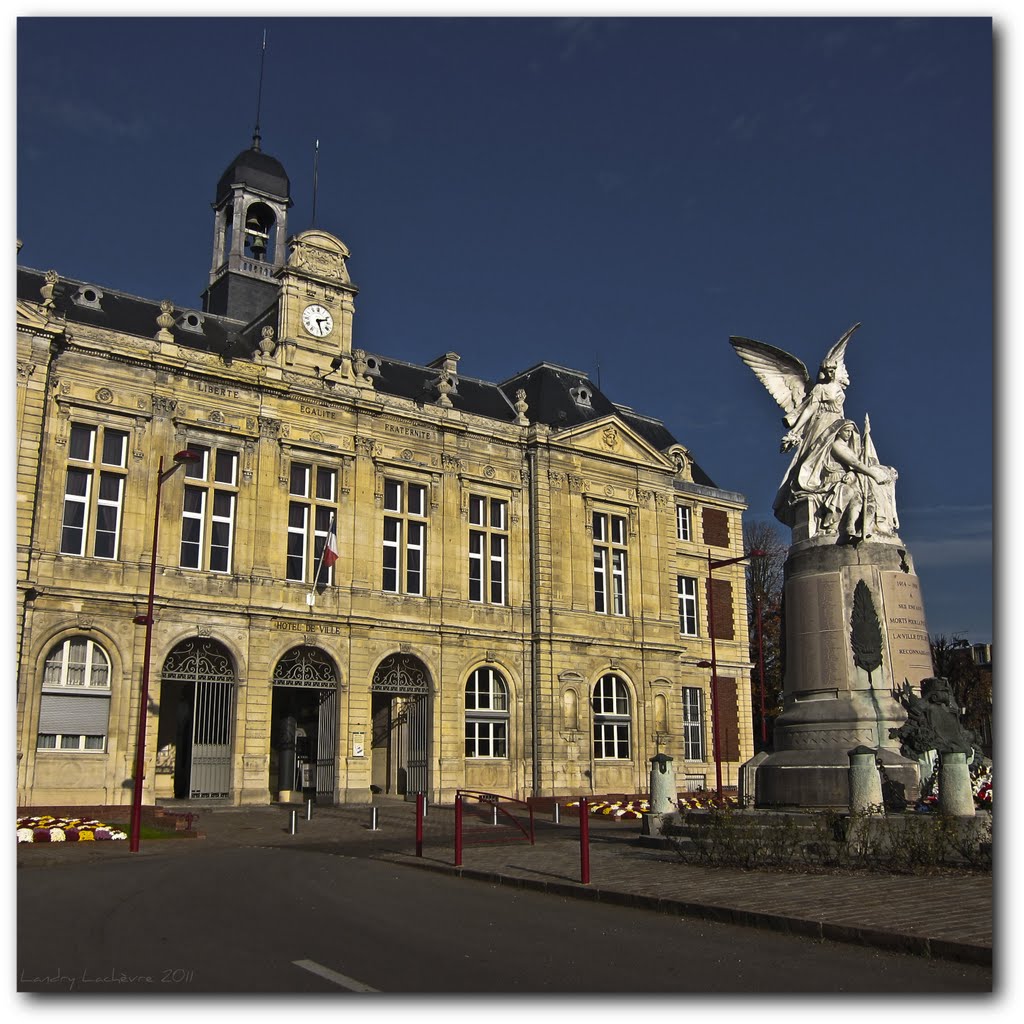 Mairie d'Elbeuf. by Landry Lachèvre