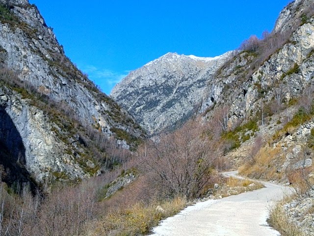 Valle de Eriste by Pänta Rheî