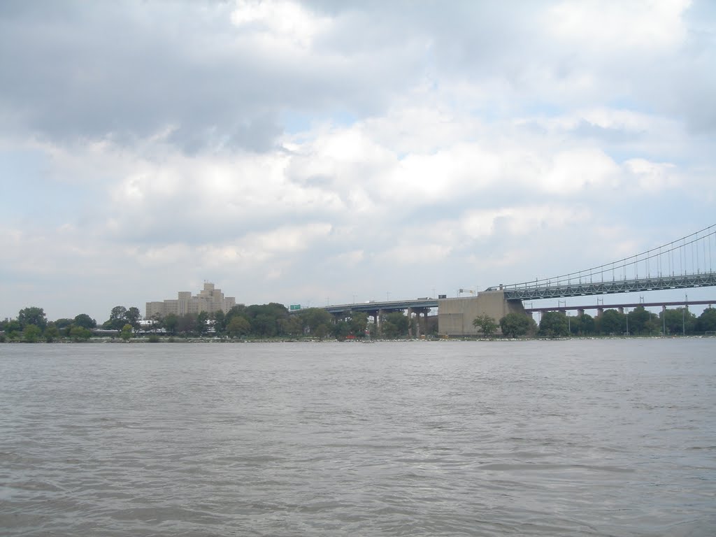 Wards Island facing northeast by Robert Reichenbach