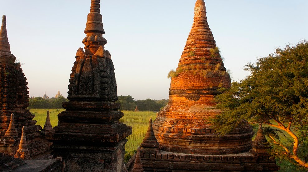 Ananda Temple - Bagan by Paul HART