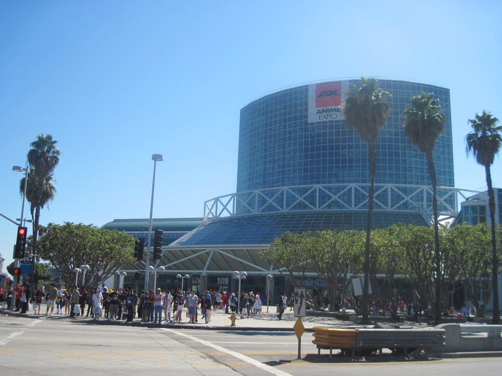 Los Angeles Convention Center south hall during Anime Expo (July 2011) by jim61773