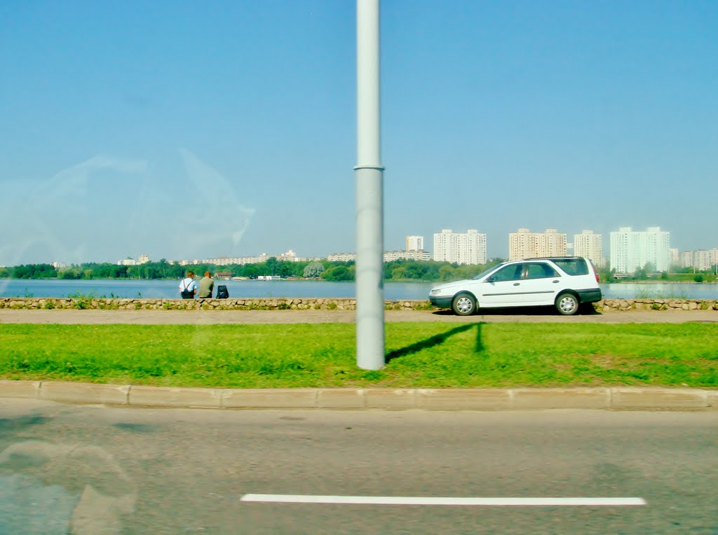 30.05.2011 10:07 Ул.Ташкентская. Чижовское водохранилище со стороны Чижовки. by senisi