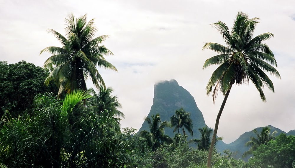 INHOSPITABLE MOOREA by Del Russel