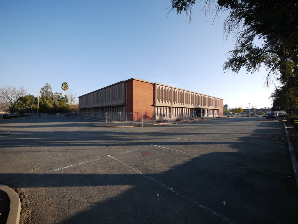 Former AT&T (Pacific Bell) building at Marconi Ave. & Norris Ave. by VasMan