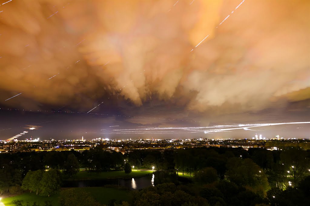 Roaring clouds by dennisvdwater