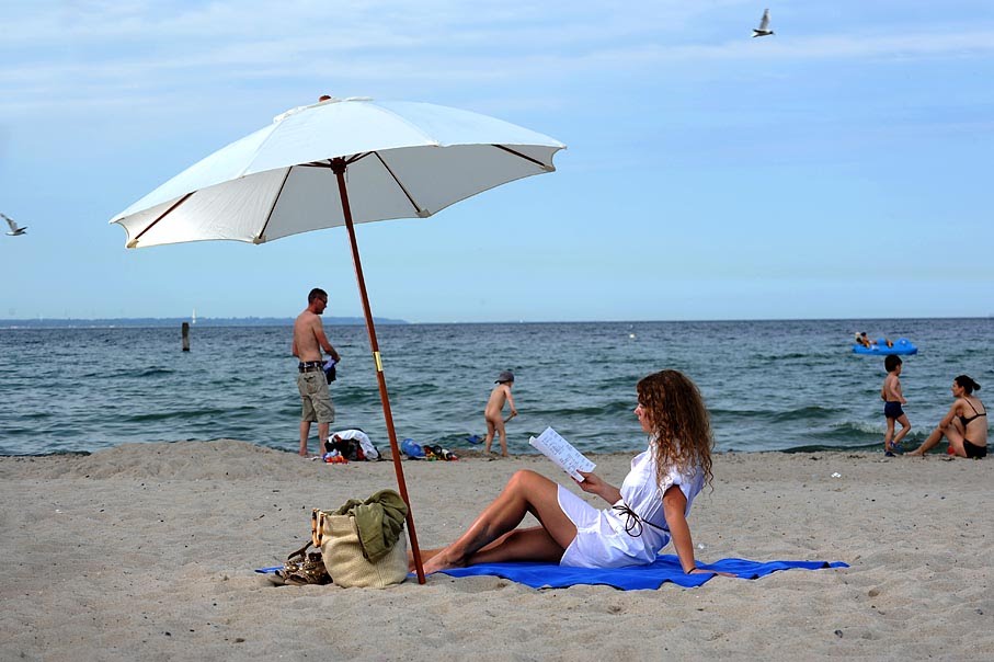 Mädchen am Strand by Timmendorfer Strand …