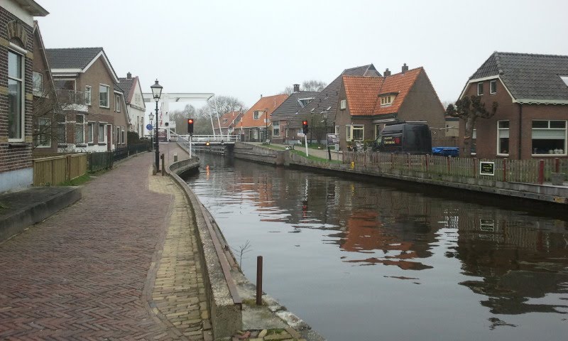 De brug bij Ossenzijl by Rene campertjuh