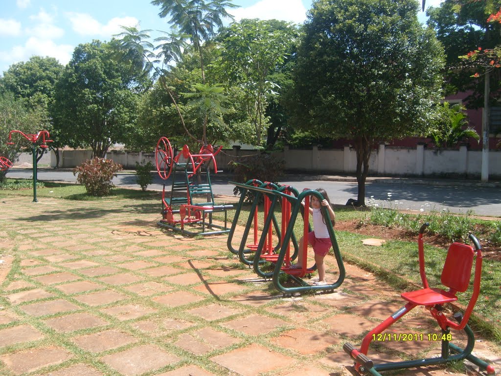 ACADEMIA NA PRAÇA MARIA AMALIA - CURVELO 2011 by Tonhão Costa