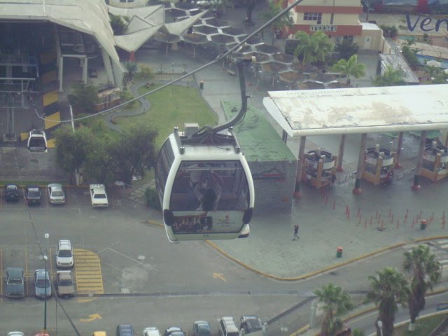 Bondinho do Teleférico by Antonio Benício Cabr…