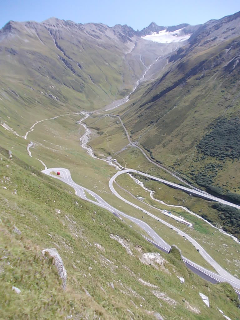 SICHT VON DER FURKA STRASSE ,DER GLETSCHER IST FAST WEG 8.2011 KAI by kai scherer