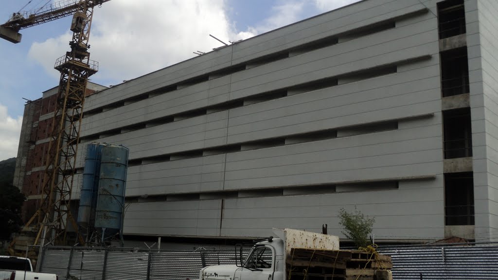 Construcción de la nueva biblioteca de la UCAB Montalban by AMCJ AMCJ