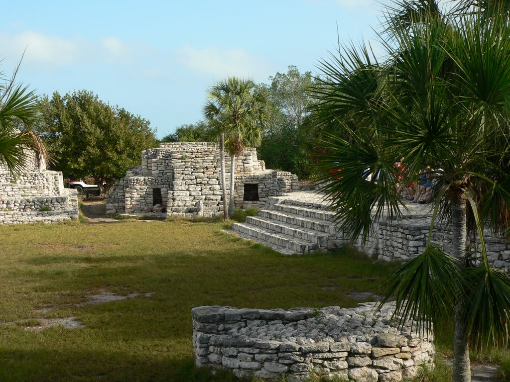 Dzemul, Yuc., Mexico by Becky Robbins