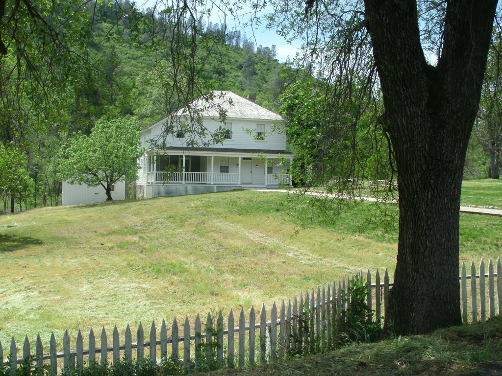 Camden House by Steve Schmorleitz, NationalParkLover.com