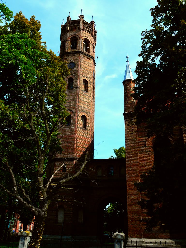 Polska Poland_Lubuskie_Skwierzyna (Schwerin a.d.Warthe)_kościół garnizonowy Świętego Zbawiciela_neo-romanesque St. Saviours Church_Garnisonskirche des Heiligen Erlösers_P1250742.JPG by George Charleston