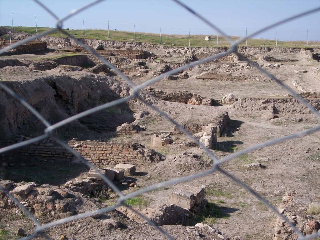 Şanlıurfa, Harran Höyüğü.1 - Harran Tumulus, 3000 BC - 1200 AD by Emel Yamanturk