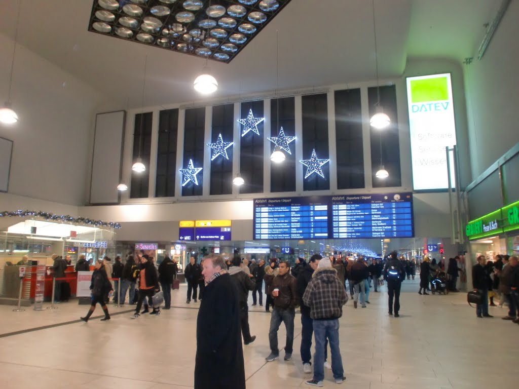 Hauptbahnhof·VII, Düsseldorf by Gorka Aranzabal