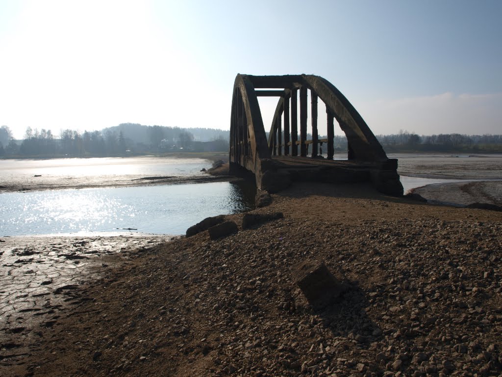 Alte Brücke über die uralte Wondreb . . . - Nov. 2011 by ReinhardKlenke