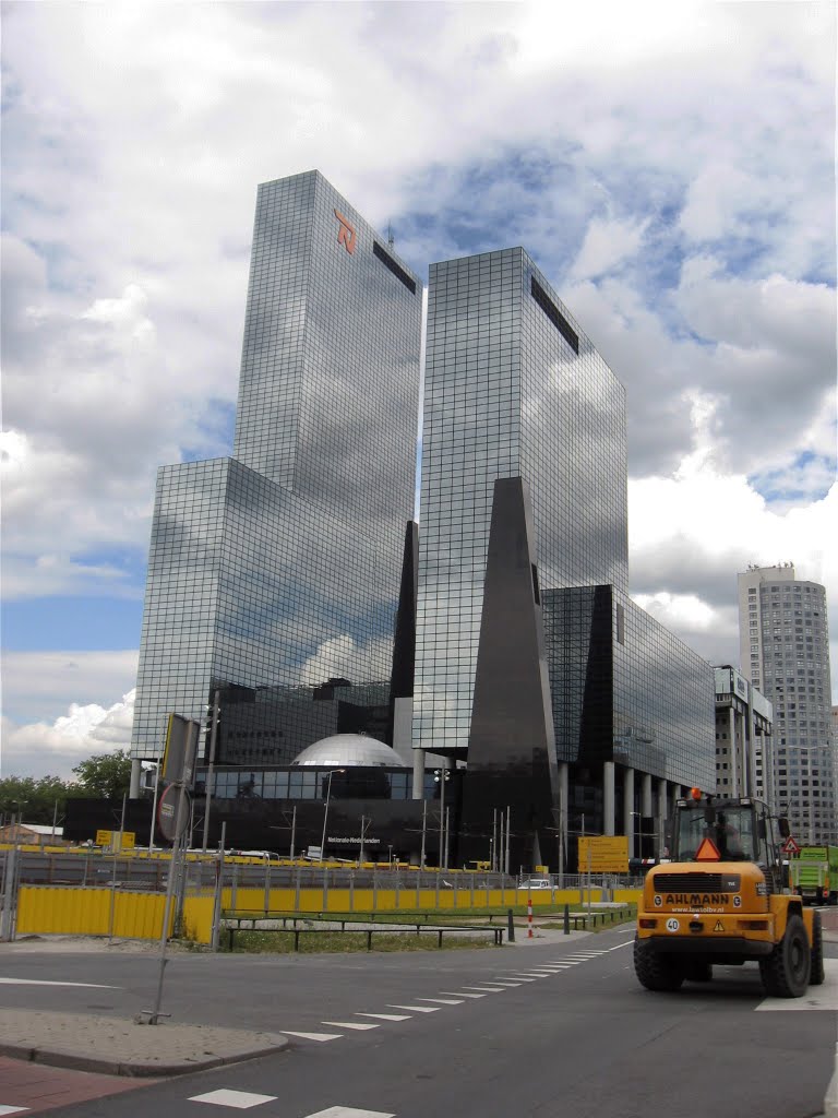 Clouds over the skyscrapers by i.bulyha