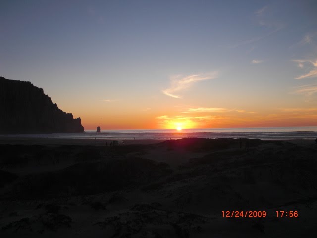 Morro Bay sunset from State Park overwatch by threegunshooter