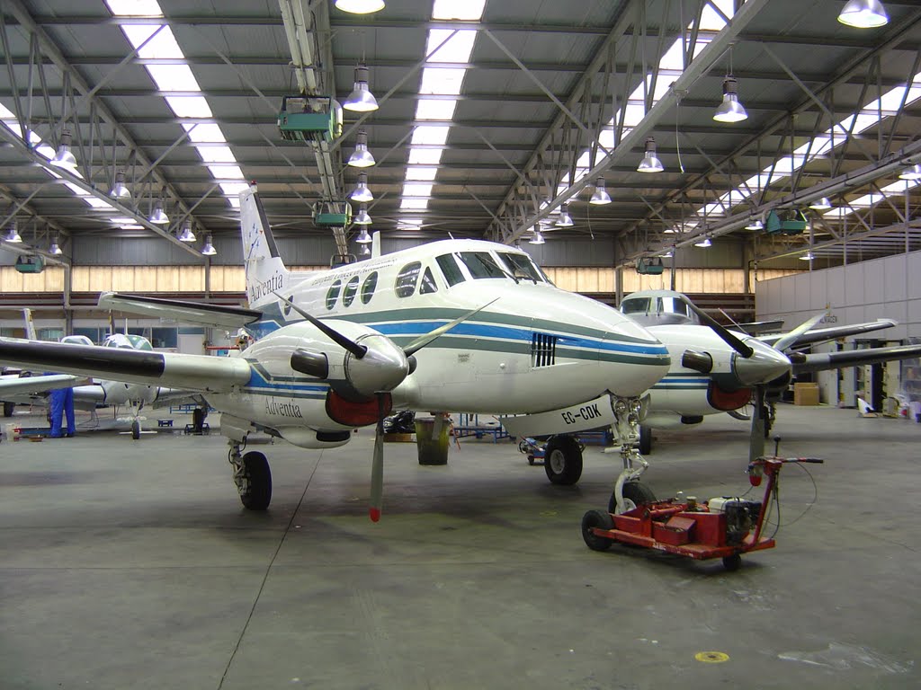 Beechcraft KING AIR (C-90) EC-CDK by Fernando López-Azcár…