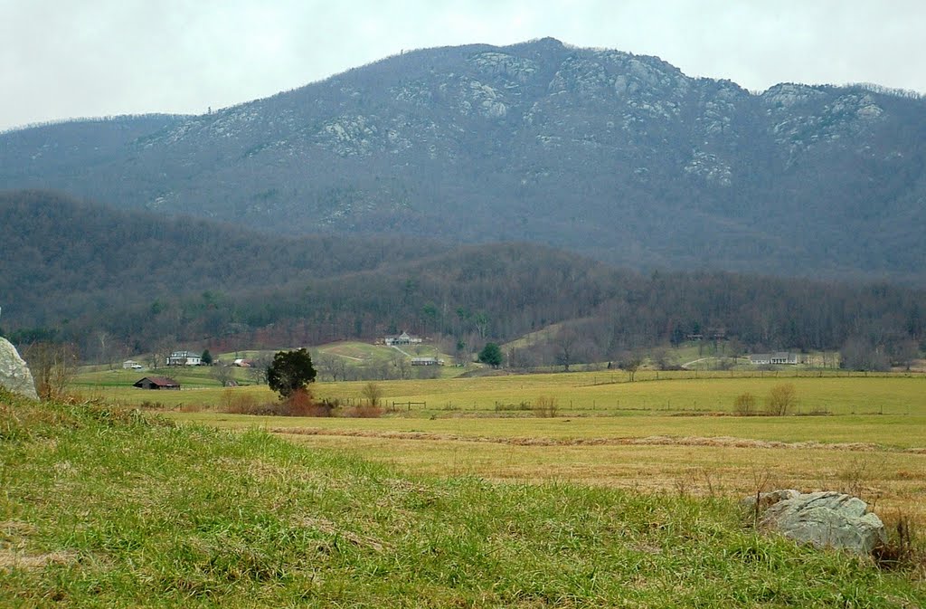 Old Rag from Etlan, VA by tkoppenhaver