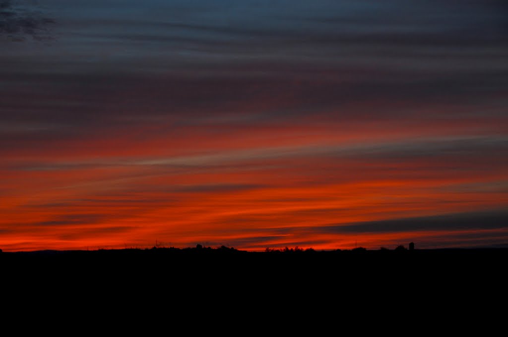 Amanecer by Eugenio Martin