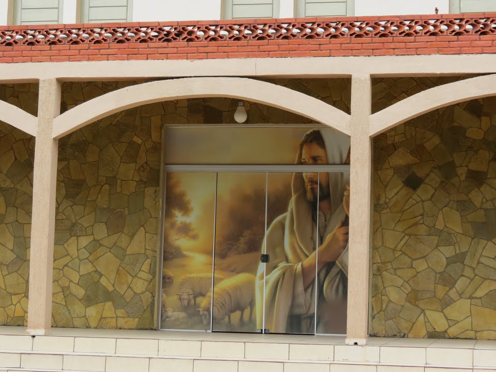 Detalhe da porta de entrada da Igreja Nossa Senhora da Glória em Itaúna do Sul, PR. by Ricardo Mercadante