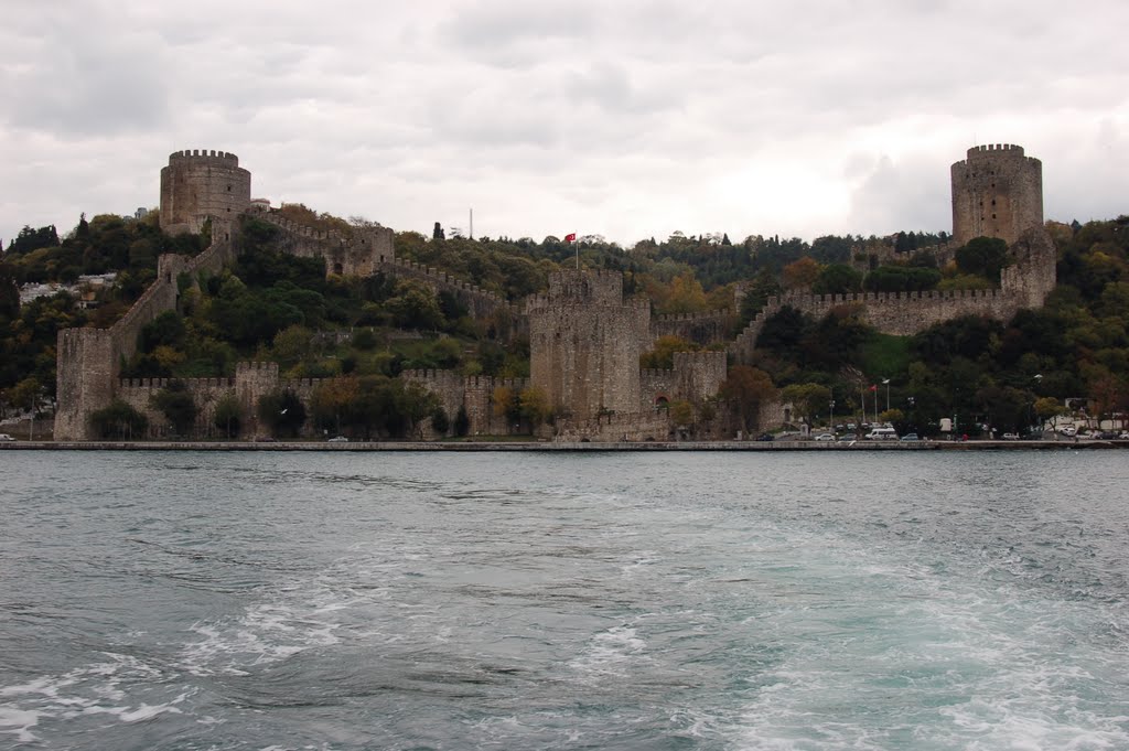 Murallas de Rumeli (Bósforo ) by Carlos de Luna Bejar