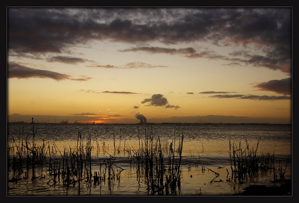 Dark clouds by Ria Overbeeke