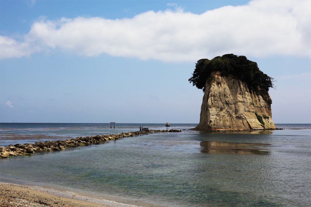 見附島 by CamperTrip