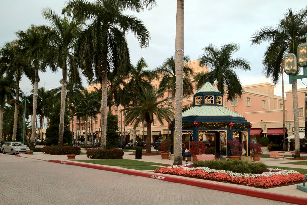 Mizner Park by Pablo V. Gomez