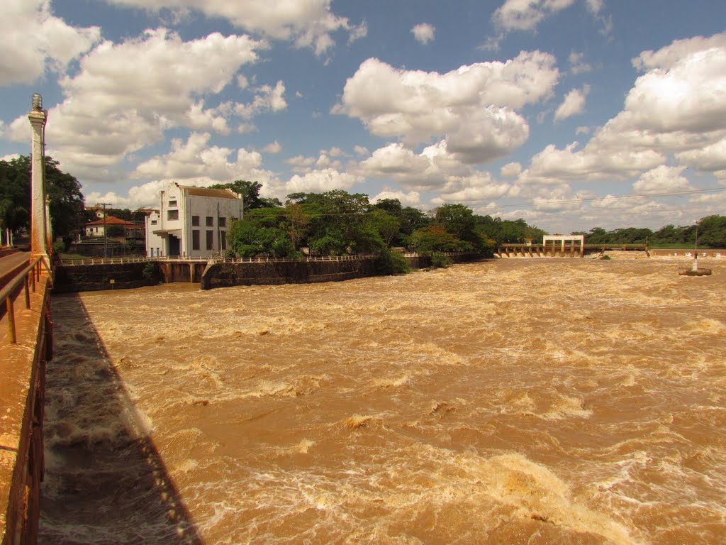 Cachoeira de Emas by Altemiro Olinto Cris…