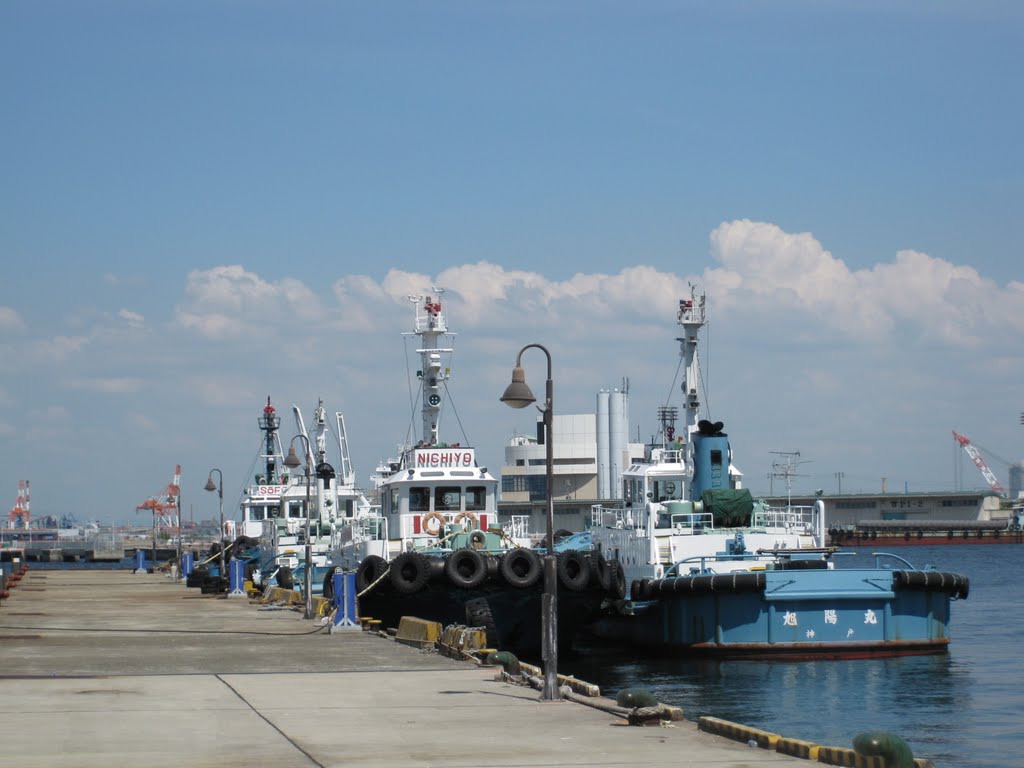 The fire ships on the fire station pier by Nipponia