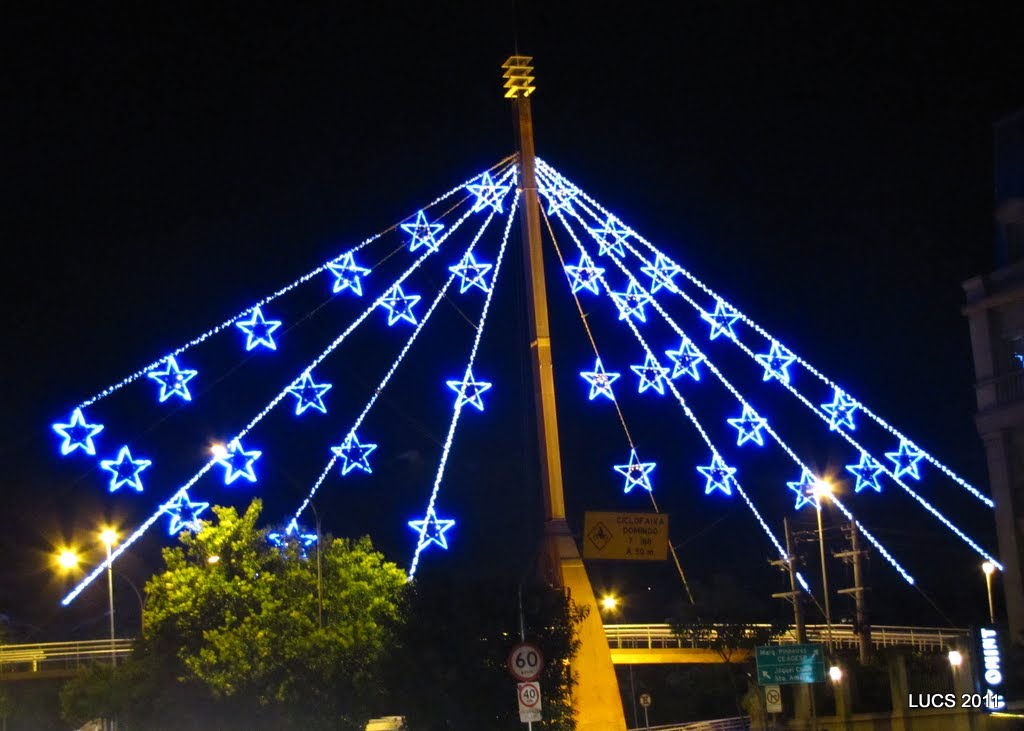 Christmas Lights in Sao Paulo - bridge with Christmas lights by LUCS