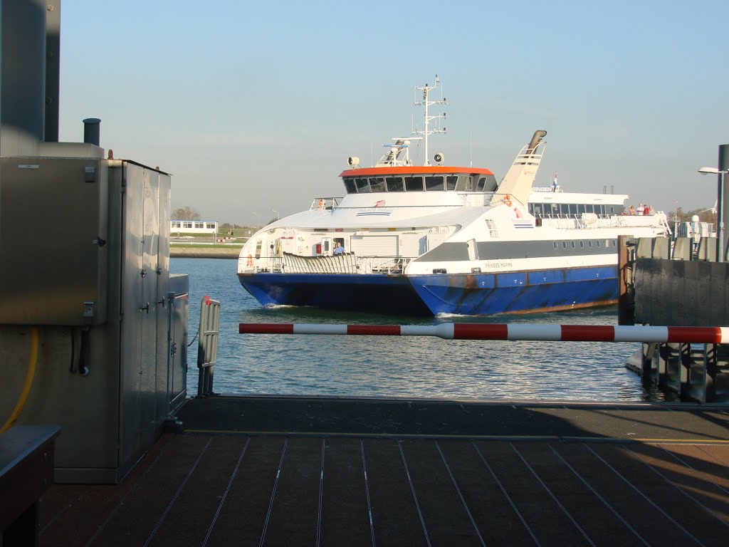 Fahrradfähre Breskens-Middelburg / bicycle ferry boat Breskens-Middelburg by eifelclan