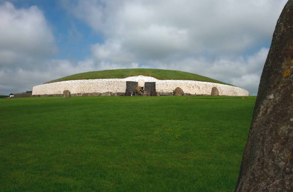 Newgrange, "Archaeological Ensemble of the Bend of the Boyne by Romà Jiménez