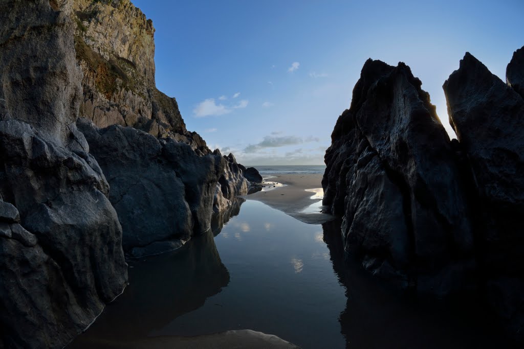 Fall bay in winter 2 by fat-freddies-cat