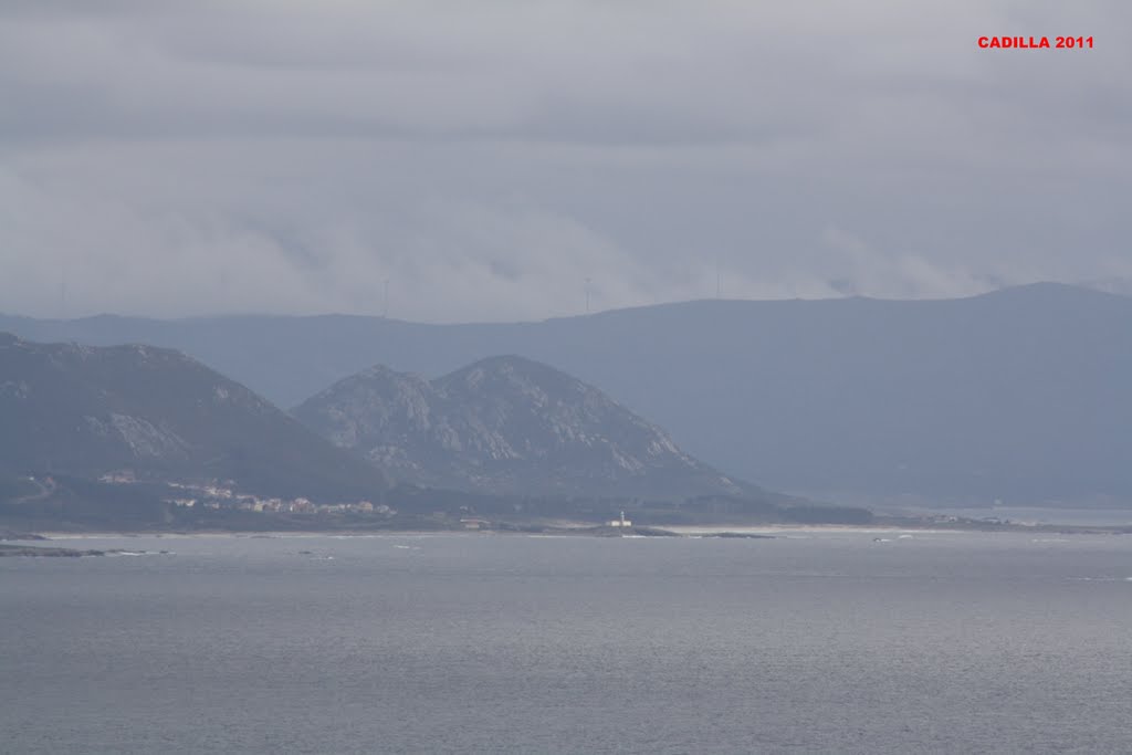 Faro de Lariño e Monte Louro dende Fisterra by Manolo Cadilla